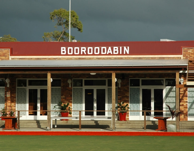 Booroodabin Bowls Club bowling green and building in Newstead