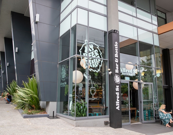 Exterior of Alfred St Bar & Bottlo