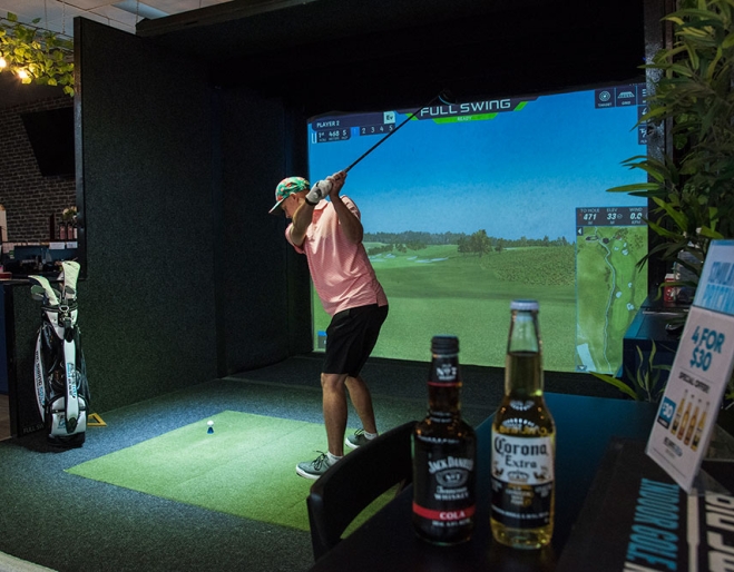 Man playing golf Big Swing Golf