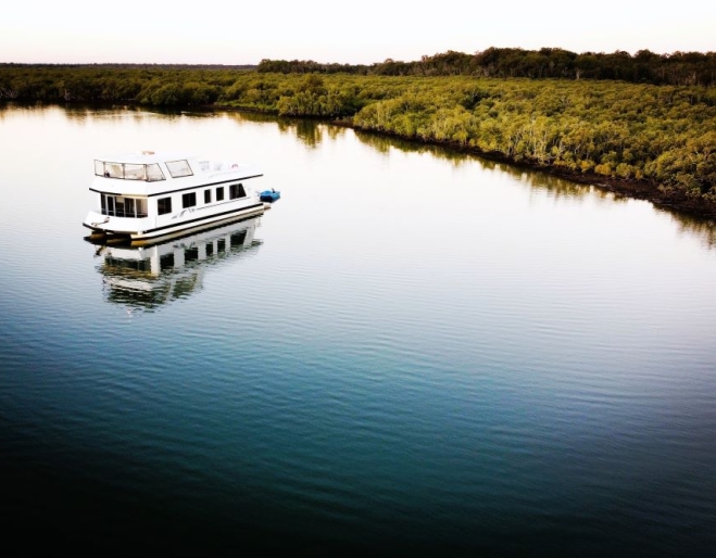 Coomera Houseboat Holidays