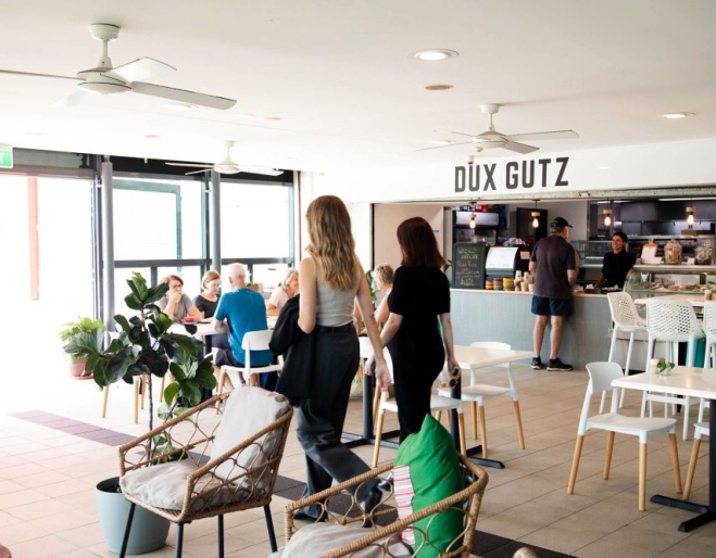 Dux Gutz Cafe 