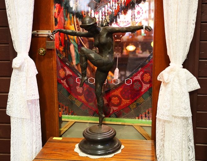Esk Antiques, Esk