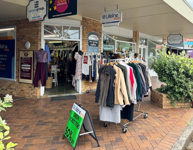 Lifeline Shop, Maleny, Sunshine Coast Hinterland, Queensland, op shop, thrifting, preloved clothing, discount manchester, charity donations 