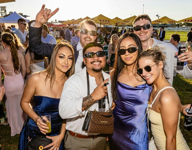 Crowd at Mekka Raceday