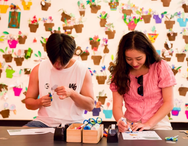 Two young people making art, Micro Museum Museum of Brisbane