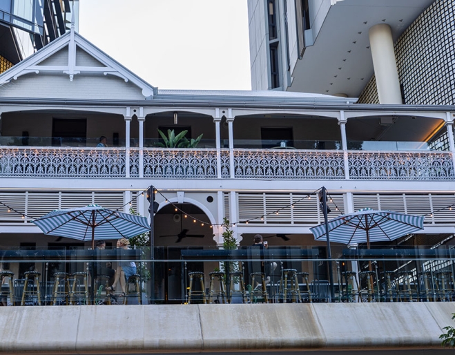 Facade of The Rose & Crown South Brisbane