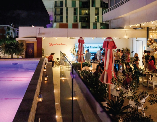 Soleil-Poolside-Night