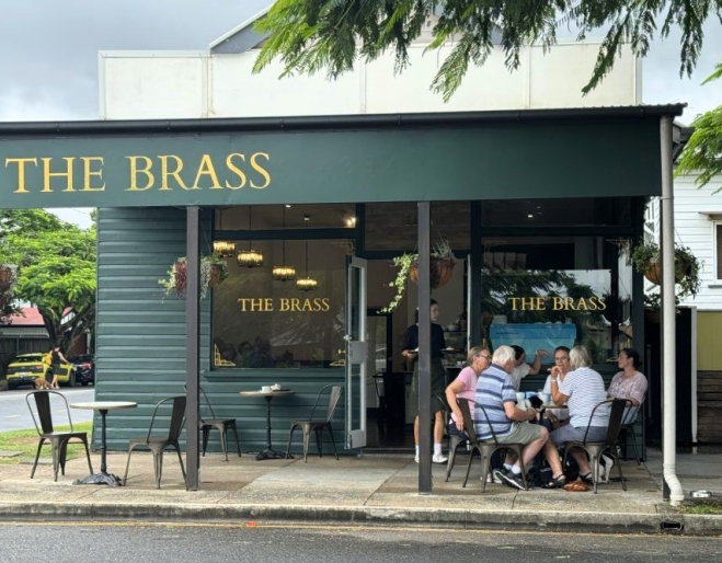 The Brass, Hendra 