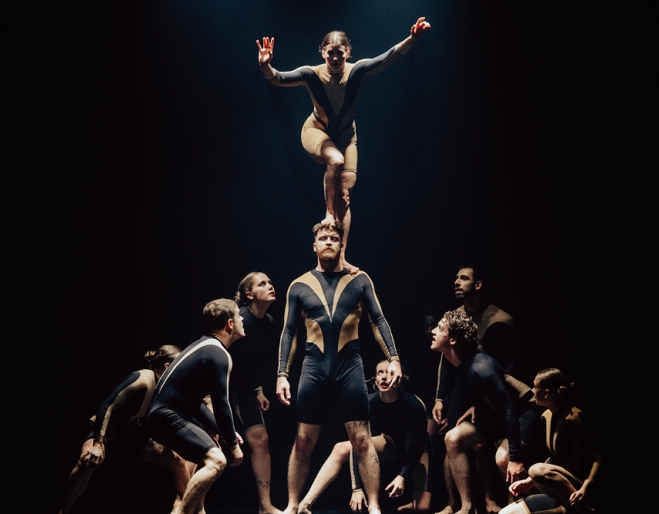 Circus performers WOLF by Circa