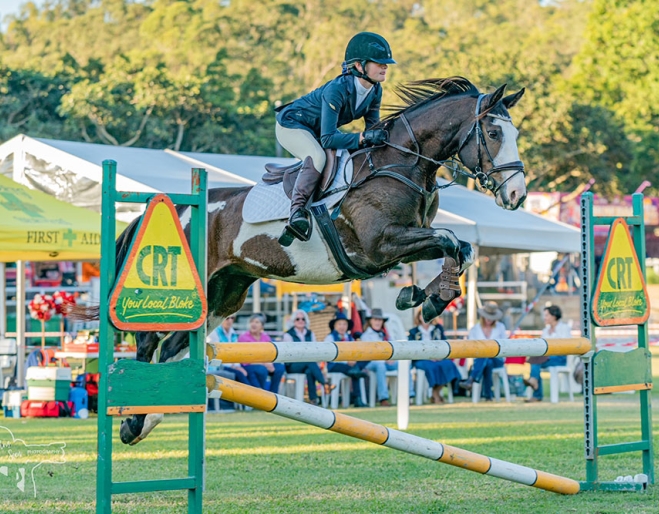 horse jumper at Brookfield Show