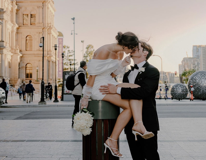 Wedding couple in city