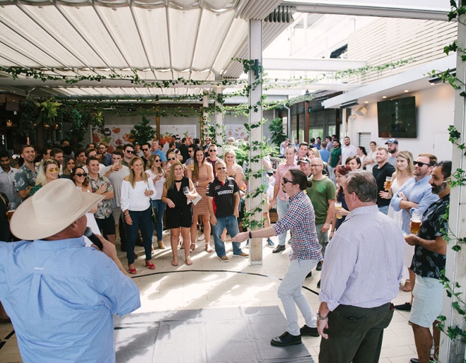Regatta Hotel, Toowong