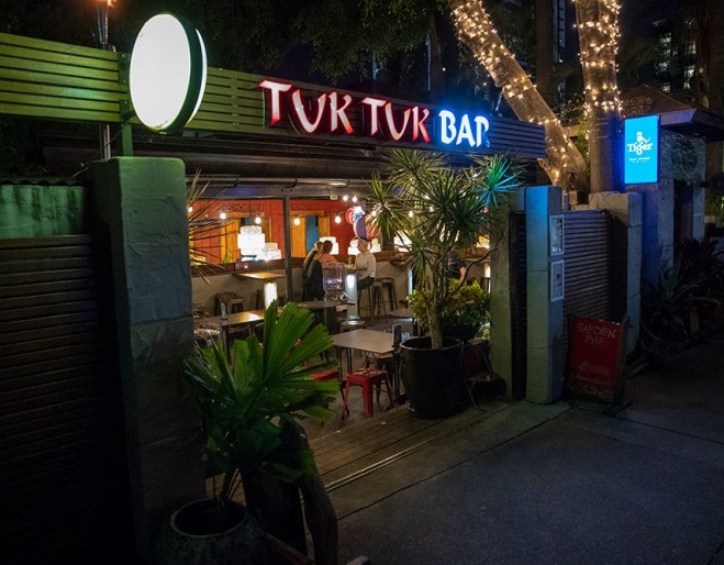 Exterior of Tuk Tuk Bar Milton at night