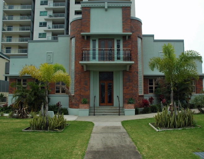 Redcliffe Town Council Chambers (former) and garden