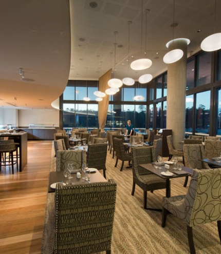 Apron Restaurant &amp; Bar