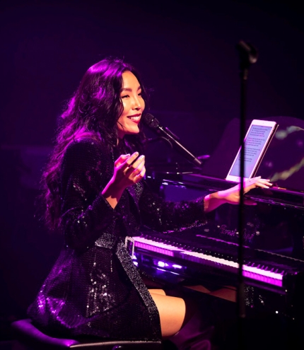 Dami Im performing live 