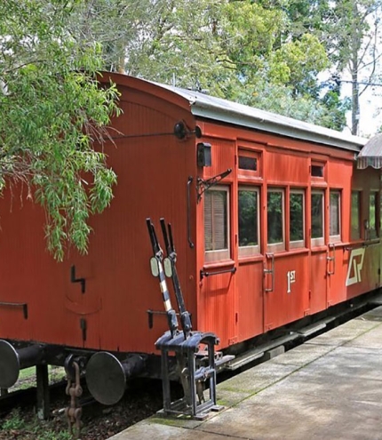 Mt Nebo Railway Carriage & Chalet