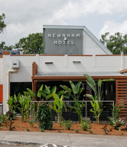 Exterior of Newnham Hotel Mount Gravatt 