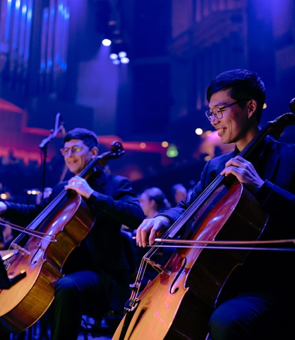 Cello players