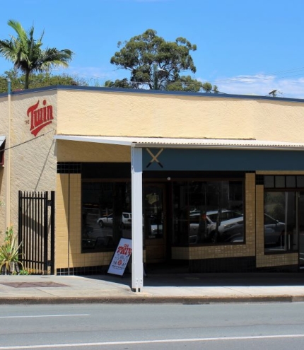 The Twin, West End 