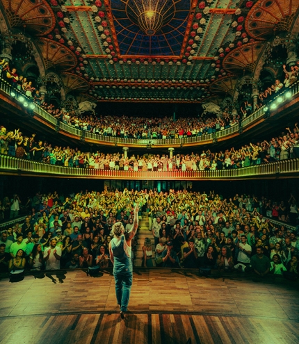 Stage and crowd 