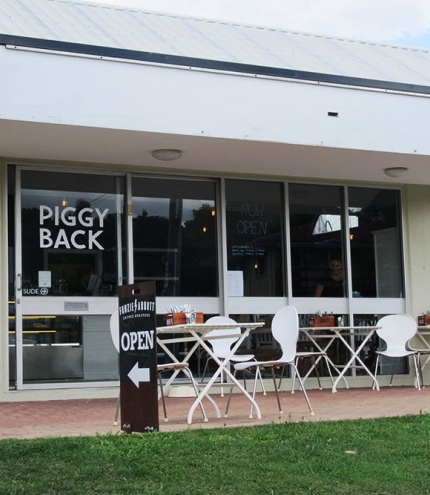 Exterior of Piggy Back Cafe Jindalee