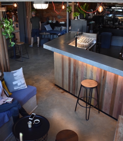 Quincy's Bar and Café Grange