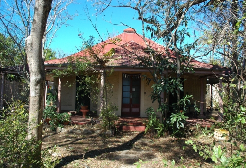 Eskgrove house and garden in East Brisbane