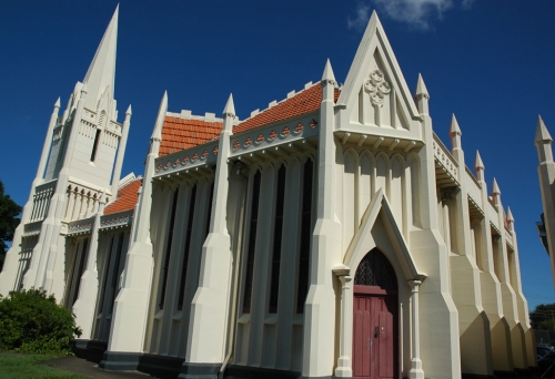 Graceville Uniting Church building in full sun light.