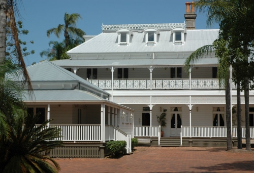 Whepstead  house and yard in Wellington Point