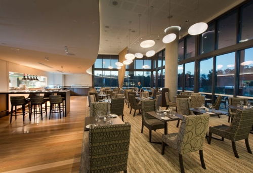 Apron Restaurant &amp; Bar