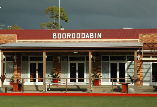 Booroodabin Bowls Club bowling green and building in Newstead