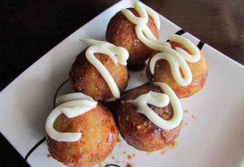 Japanese croquettes with sauce 