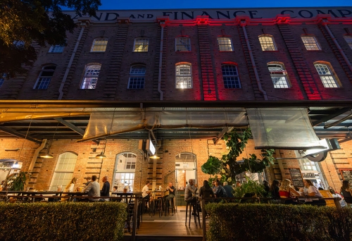 Donnie's at Woolstore by night