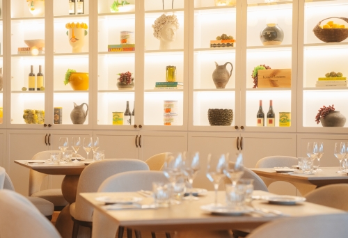 Interior of restaurant 
