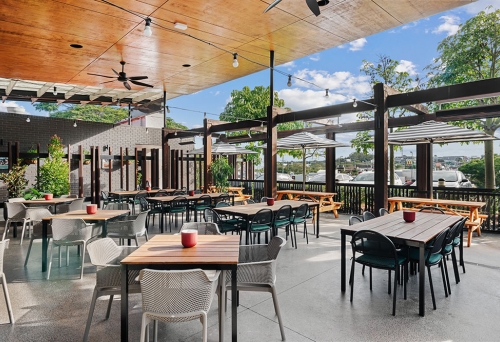 Exterior seating at Browns Plains Hotel