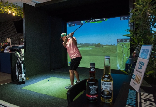 Man playing golf Big Swing Golf