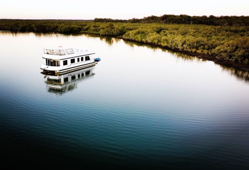 Coomera Houseboat Holidays