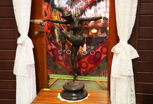 Esk Antiques, Esk