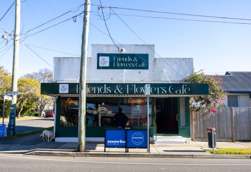 Friends & Flowers Cafe Deagon