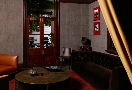 King-River-Room-Lounge-Space