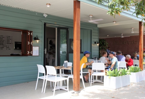 Exterior seating at Mitch & Antler cafe, Mitchelton