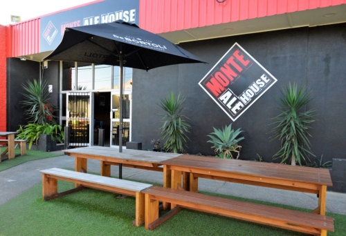 Monte Ale House, Slacks Creek 