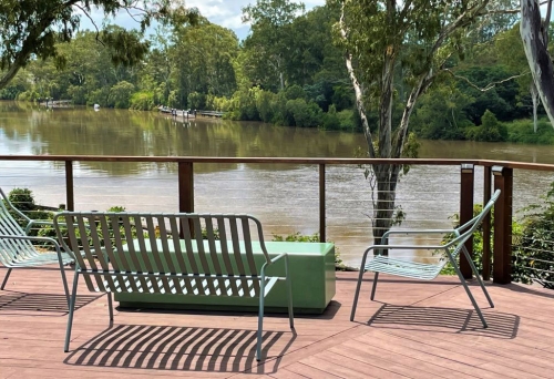 Lone Pine Riverside Cafe