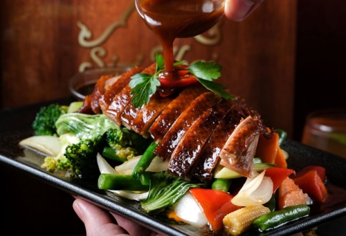 Plate of meat on vegetables at Siri Thai Alderley