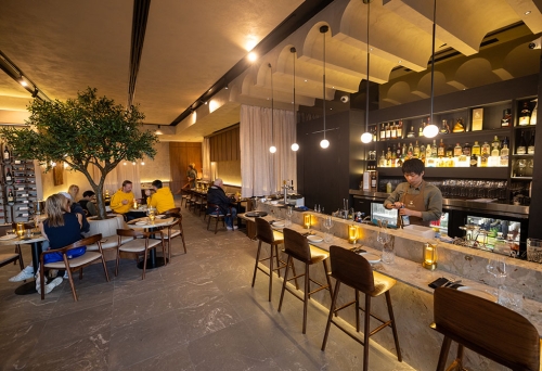 Interior Tellus Bar Dining