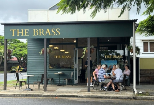 The Brass, Hendra 