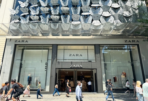 Zara, Queen Street Mall, Brisbane, Queensland, Australia, fast fashion, where to buy women's clothes, menswear for summer, kids clothes, office wear, Wintergarden, Inditex, linen, cotton dress, teenagers style hub