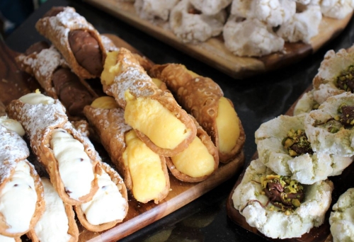 Cannoli at A mano Annerley