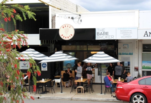Exterior of Deli Dakota, Mount Gravatt East 
